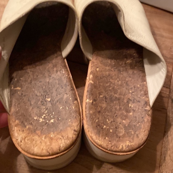Preloved Vince Sarria Genuine Leather Wedge Mules 9.5 Sandstone Cream with box - Picture 6 of 11